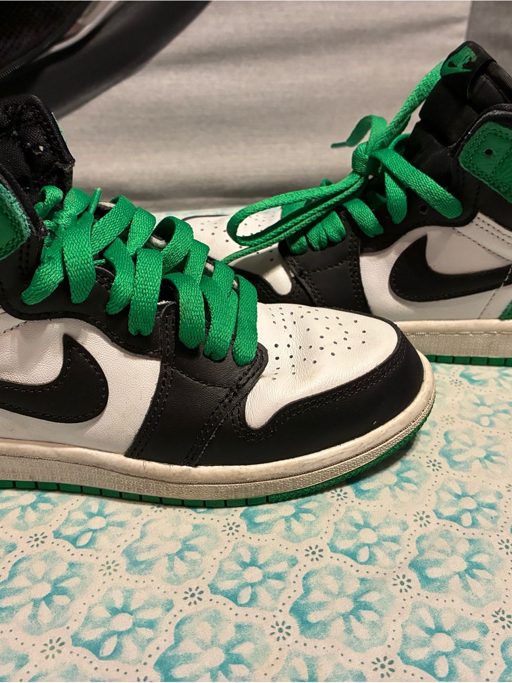 Nike Kids High-Top Sneakers in Black, White & Green